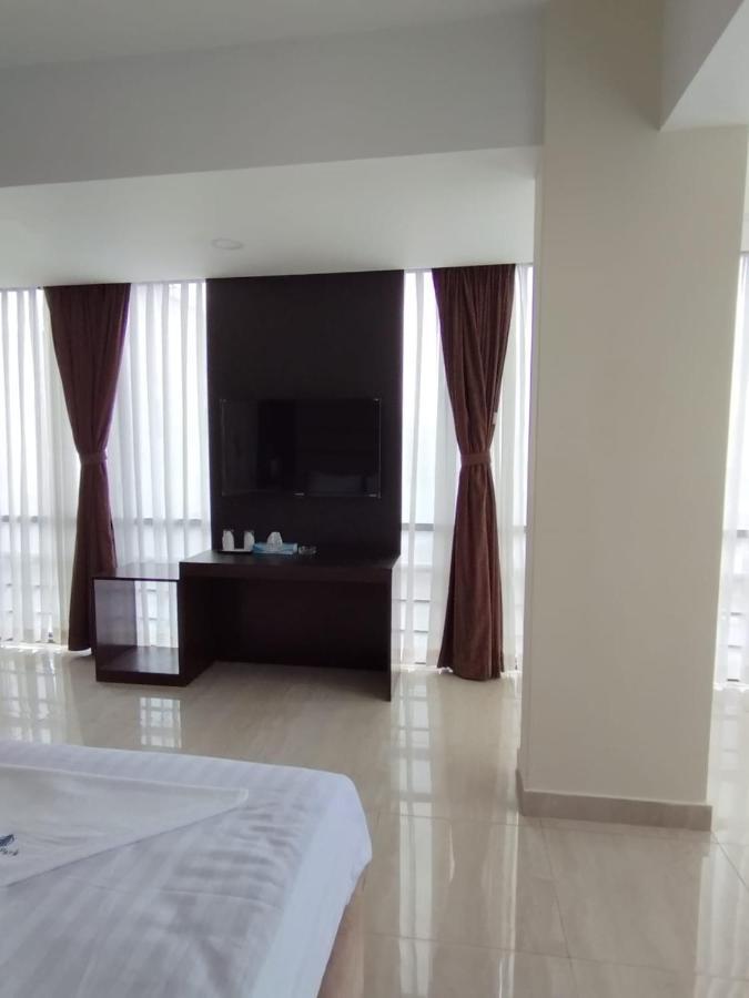 White Park Hotel & Suites Chittagong Exterior photo