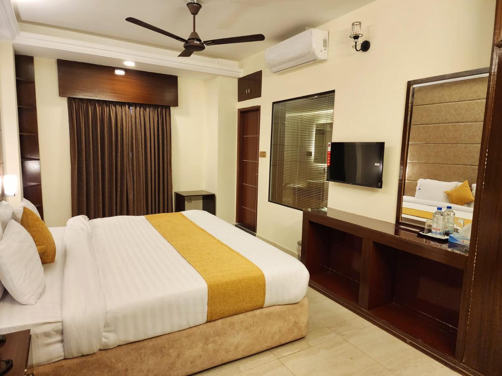 White Park Hotel & Suites Chittagong Exterior photo